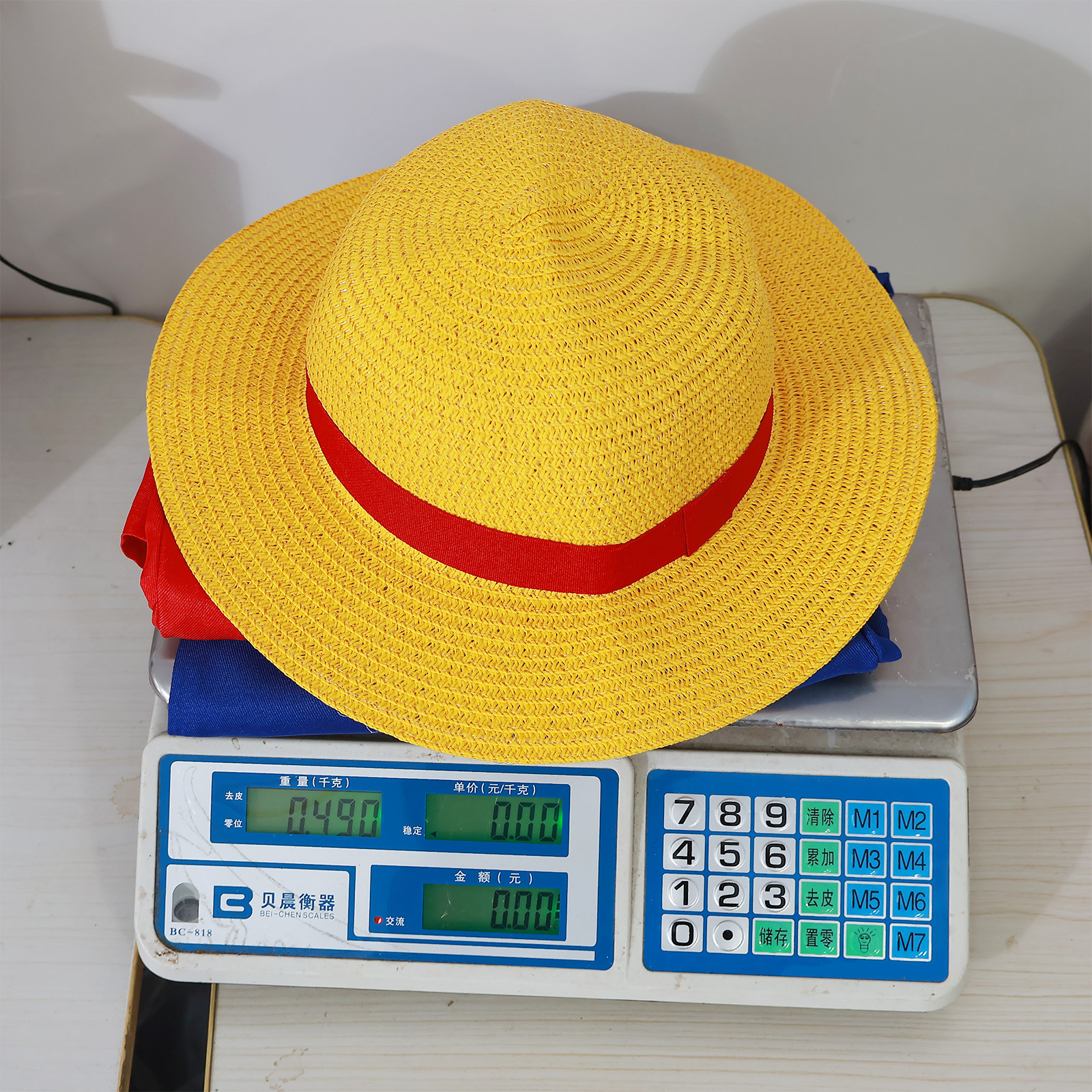 One Piece Luffy's second-generation Straw Hat Luffy cosplay costume two years later